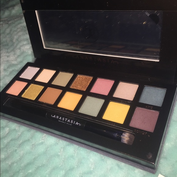 Anastasia Make Up Palette - Picture 3 of 6